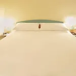 Ibis Lille Centre 투르쿠앵